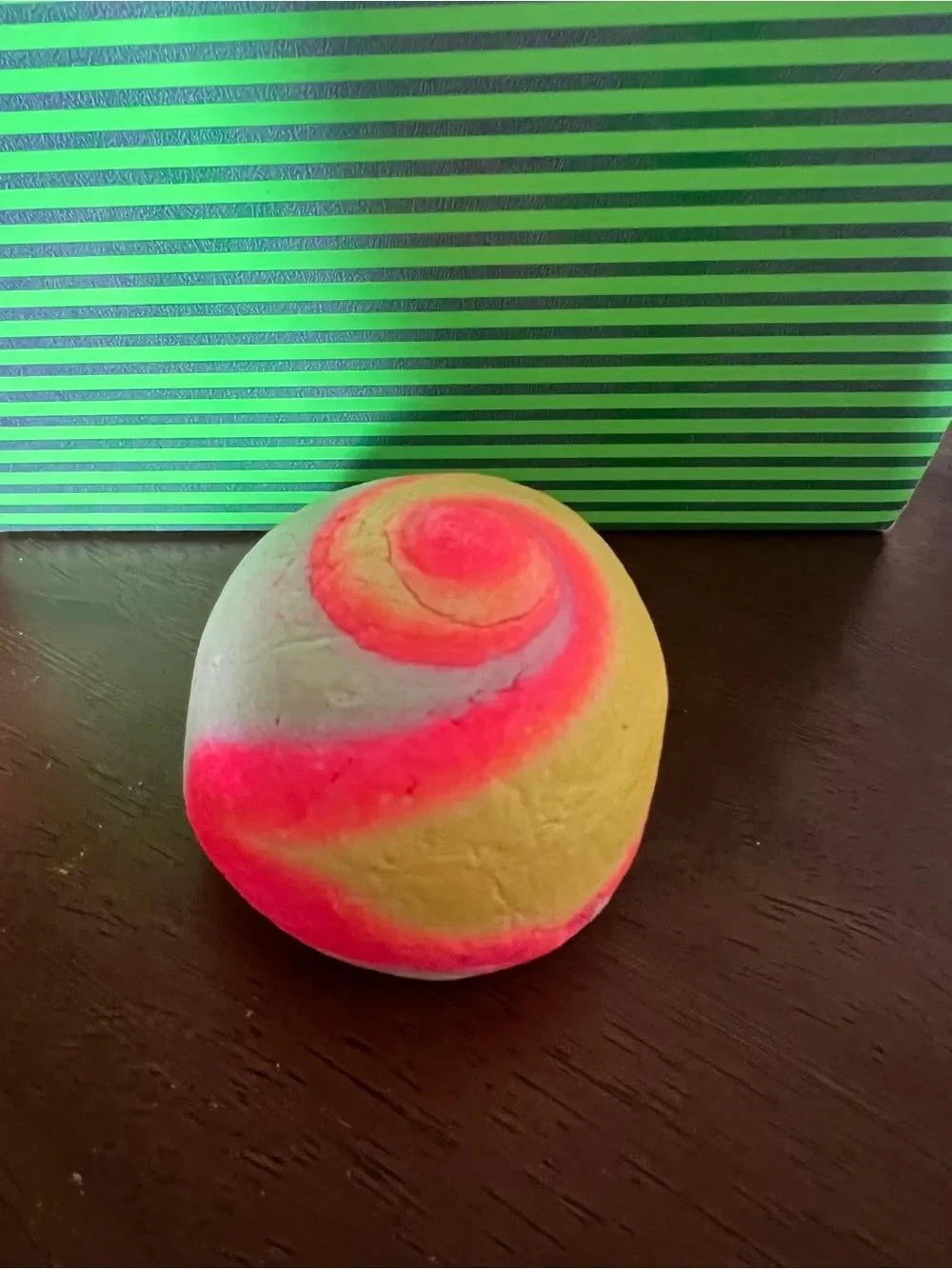 LUSH INTERGALACTIC BUBBLE BAR 3.5 oz BRAND NEW